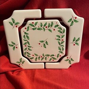 Festive Holiday Lenox Expandable Trivet